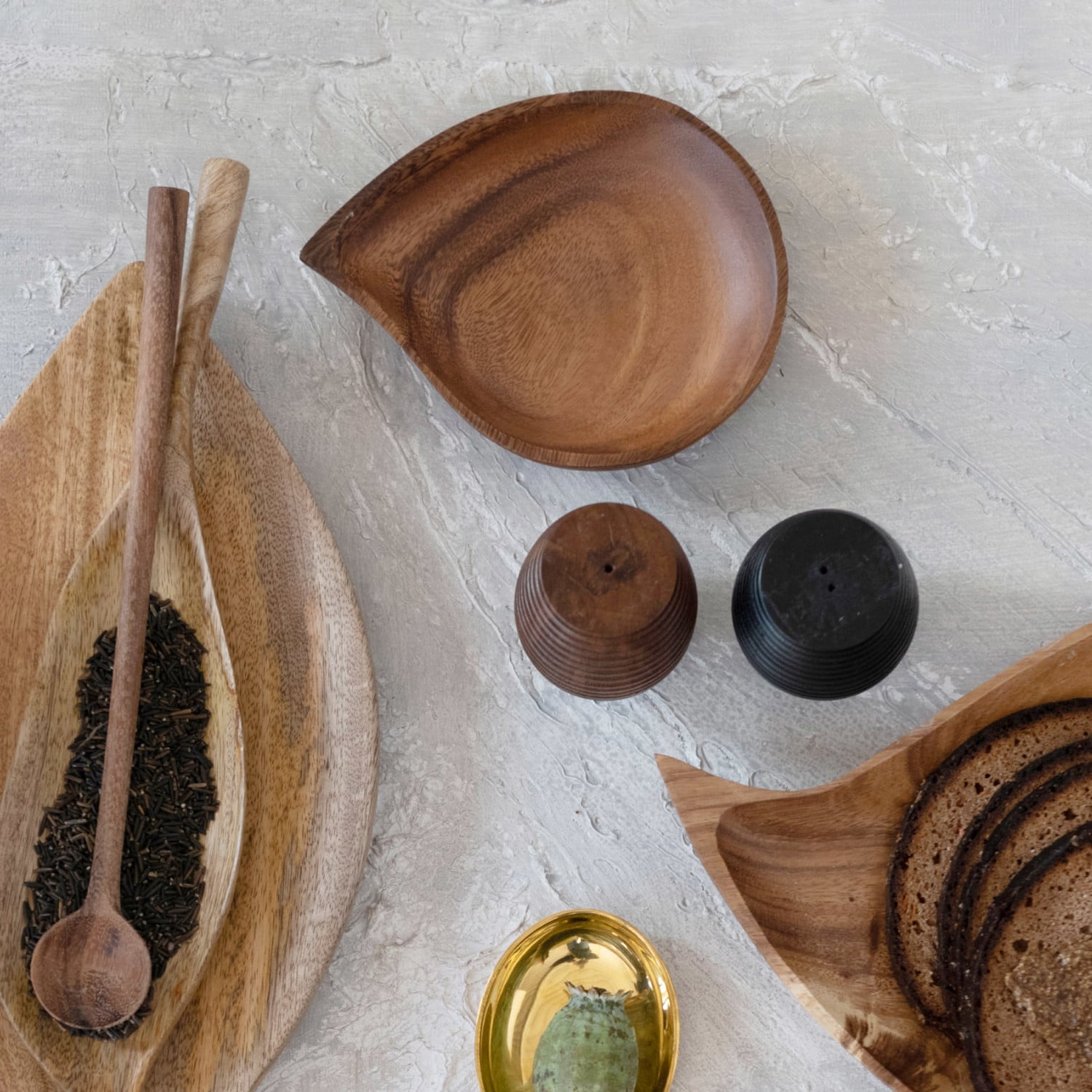 Glossy Teardrop Serving Dish