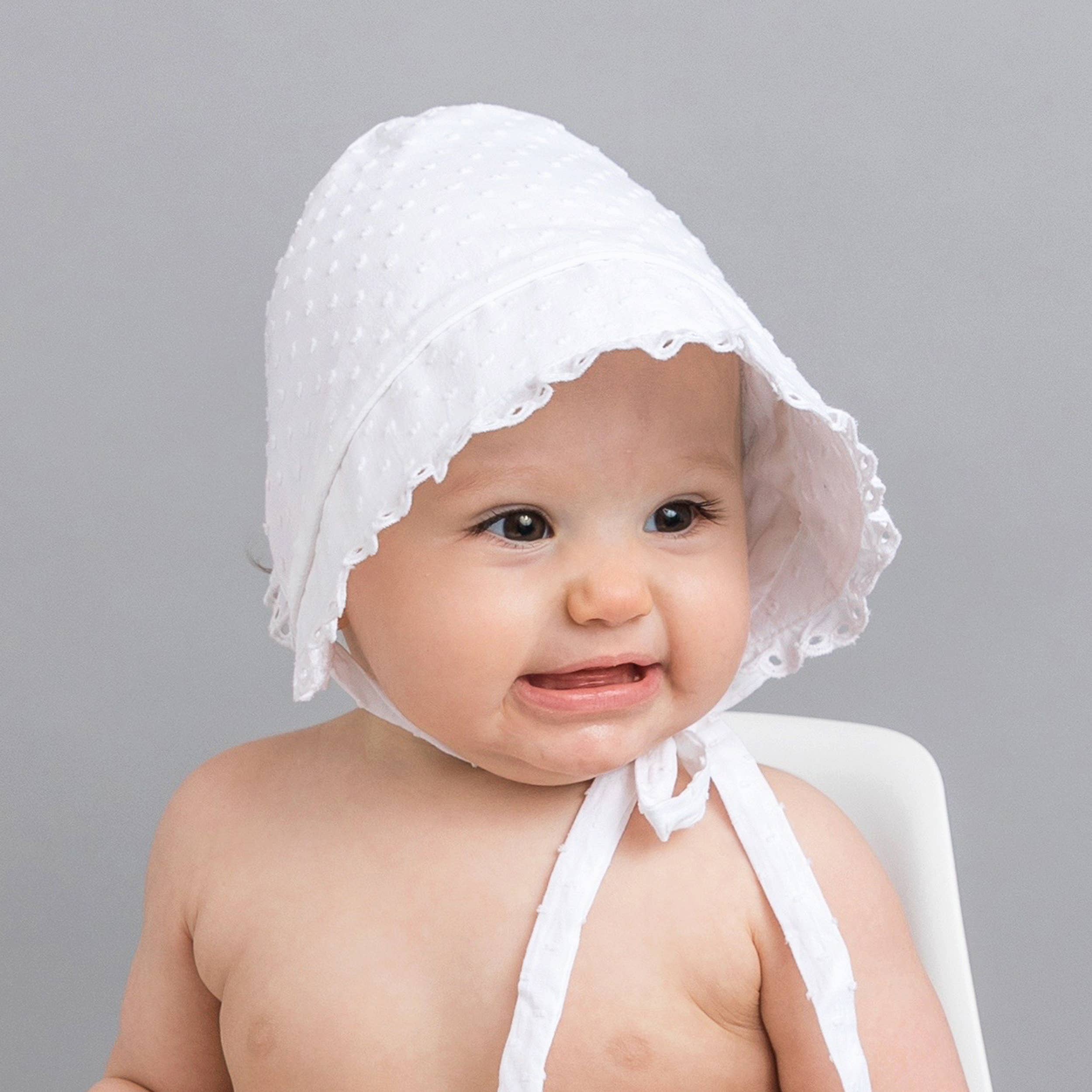 Huggalugs Clip Dot Bonnet