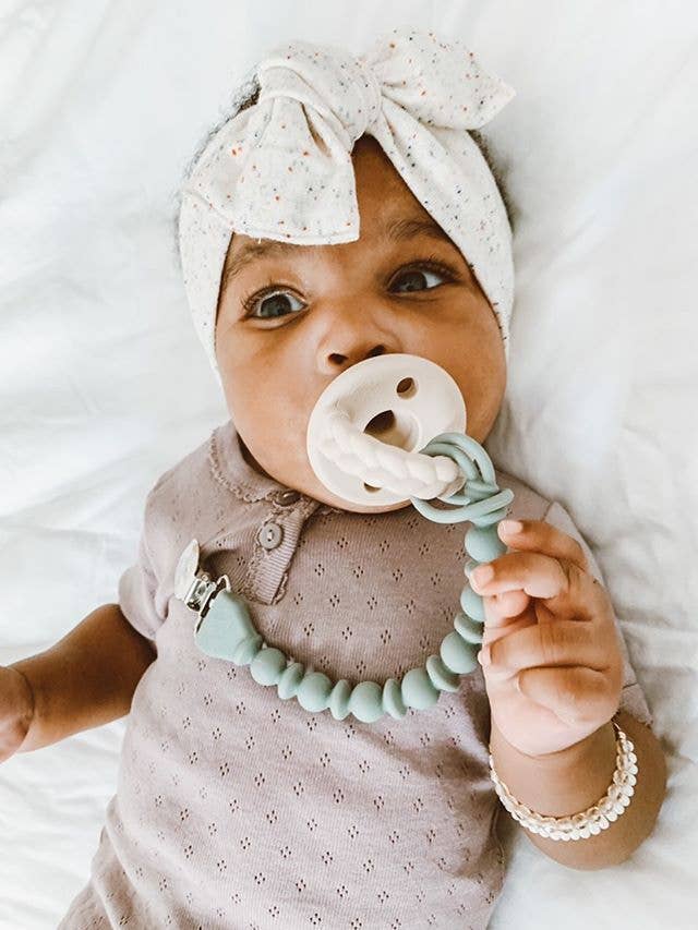 Itzy Ritzy Sweetie Strap Silicone Pacifier Clip