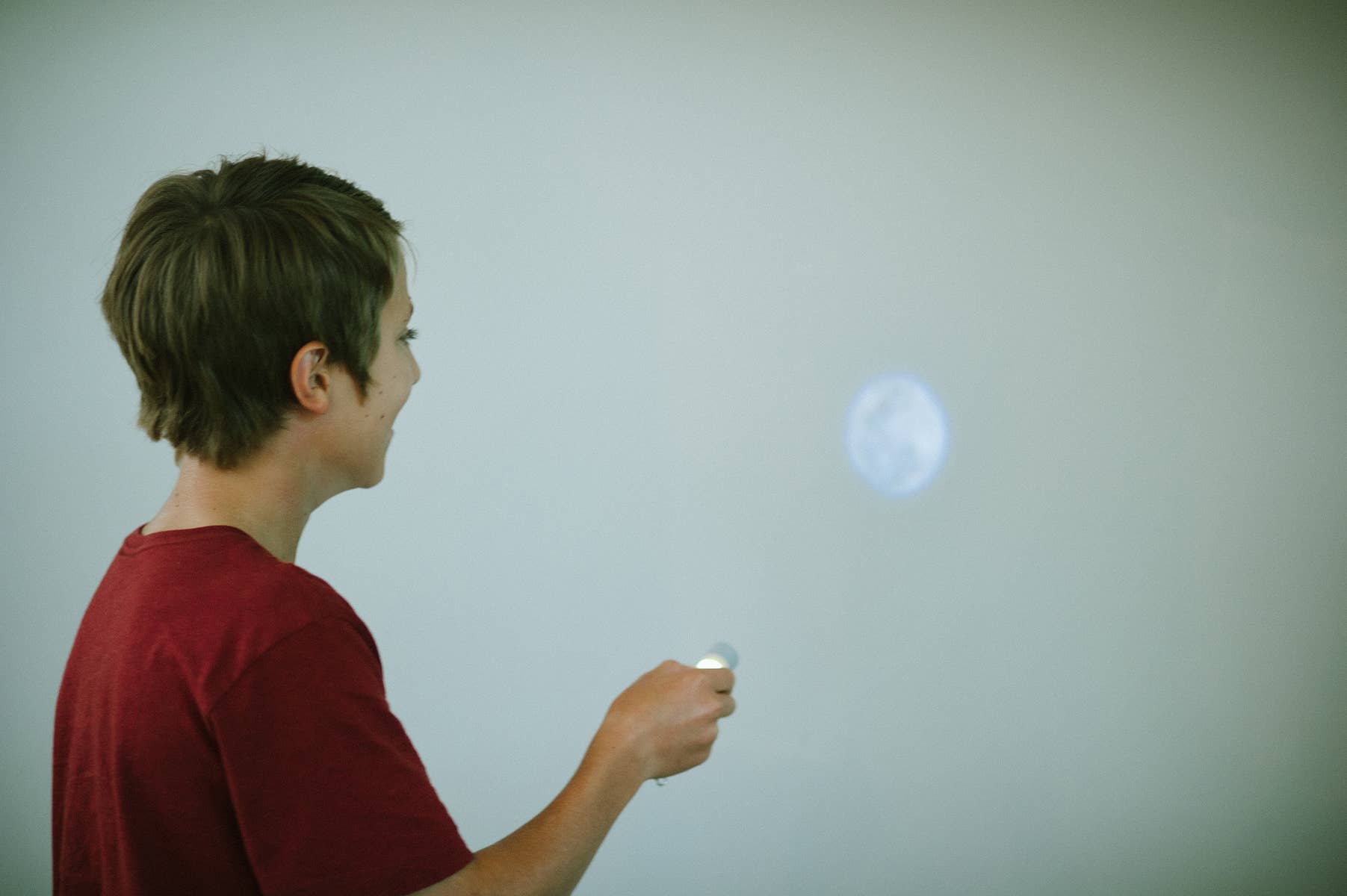 Toysmith 4M KidzLabs Moon Torch Projector