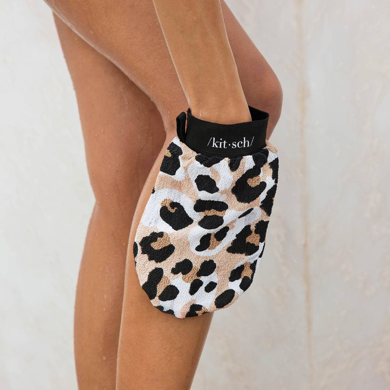 Kitsch Eco-Friendly Exfoliating Glove — Leopard