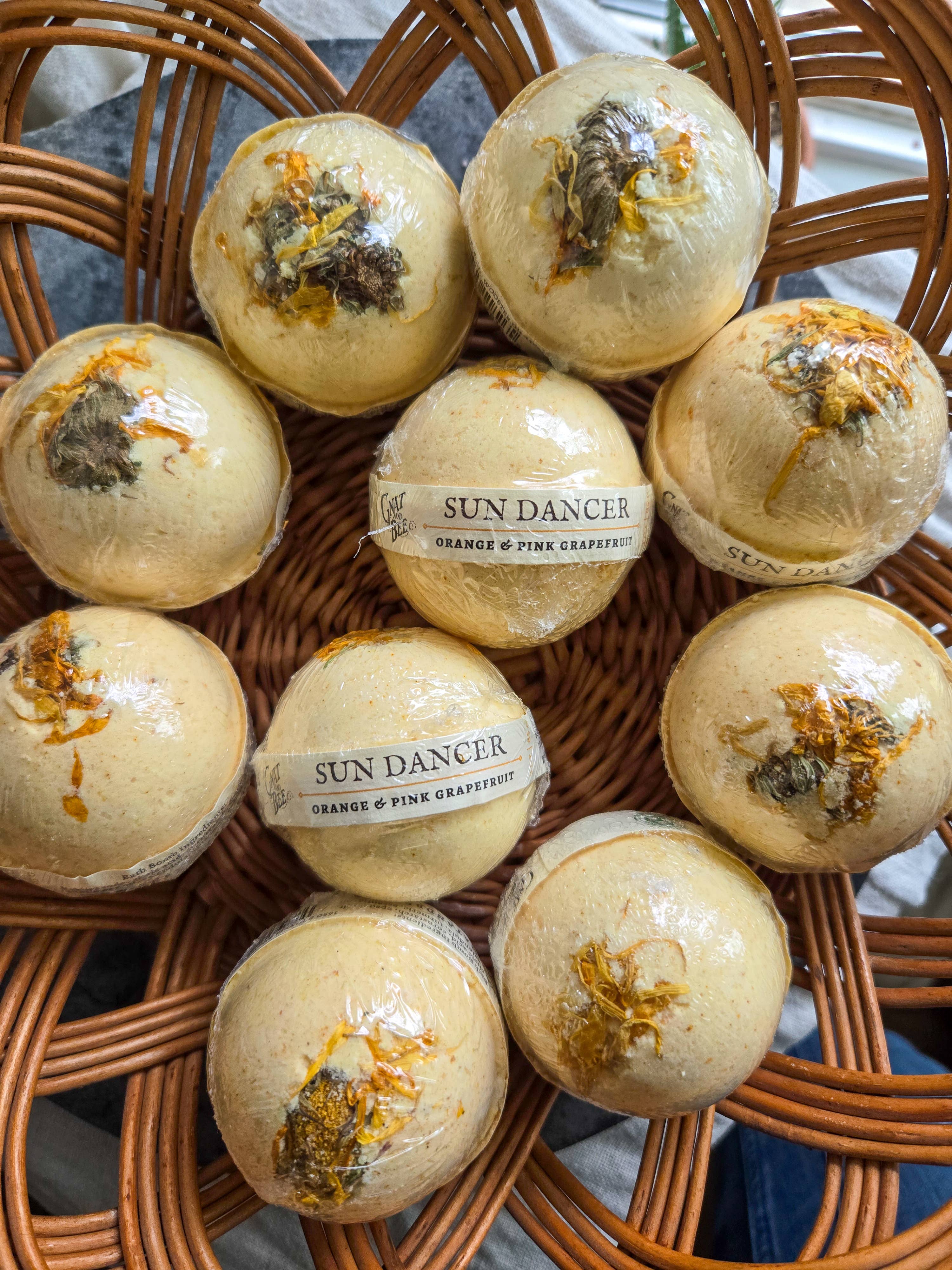 Gnat and Bee Sun Dancer Bath Bomb