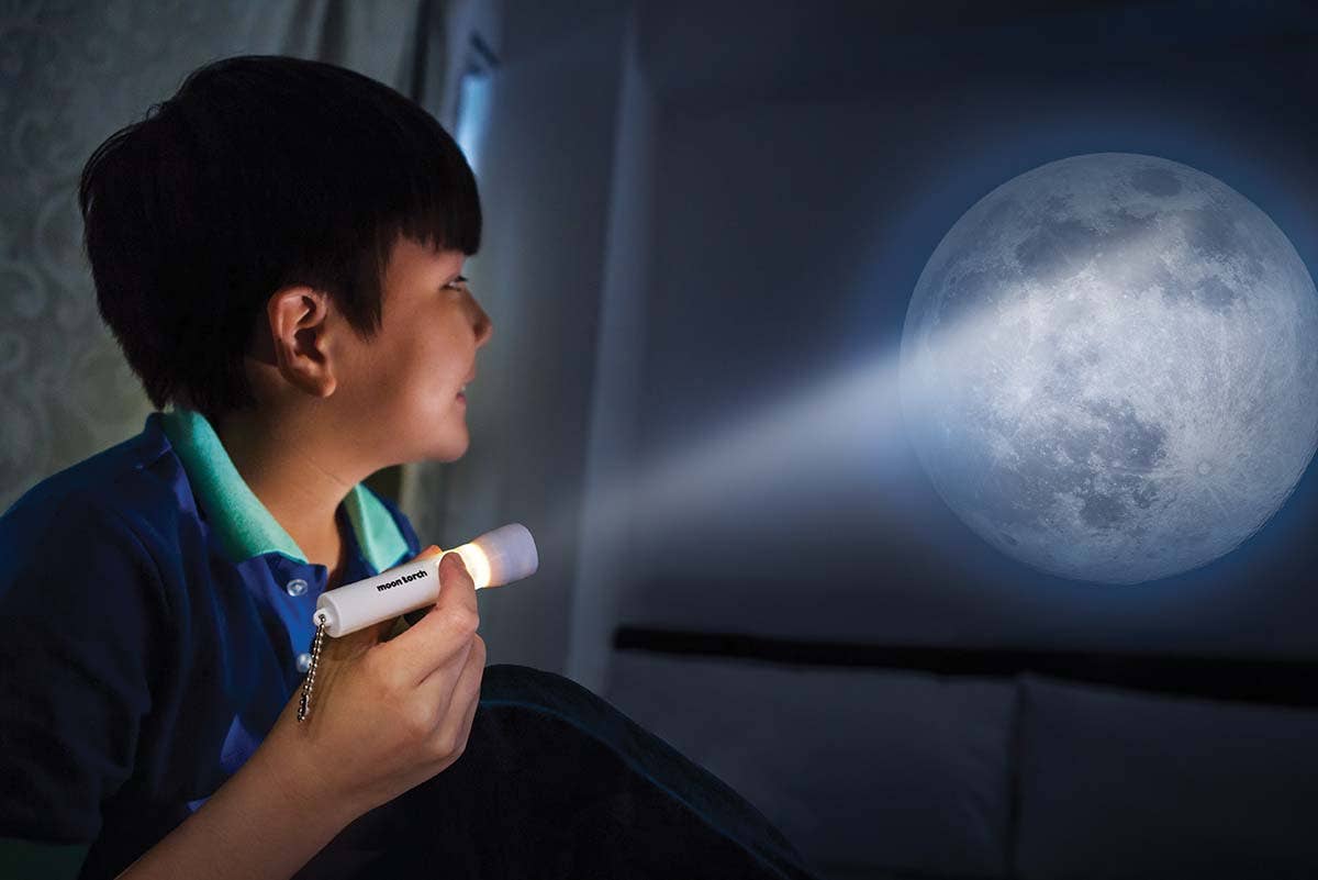 Toysmith 4M KidzLabs Moon Torch Projector