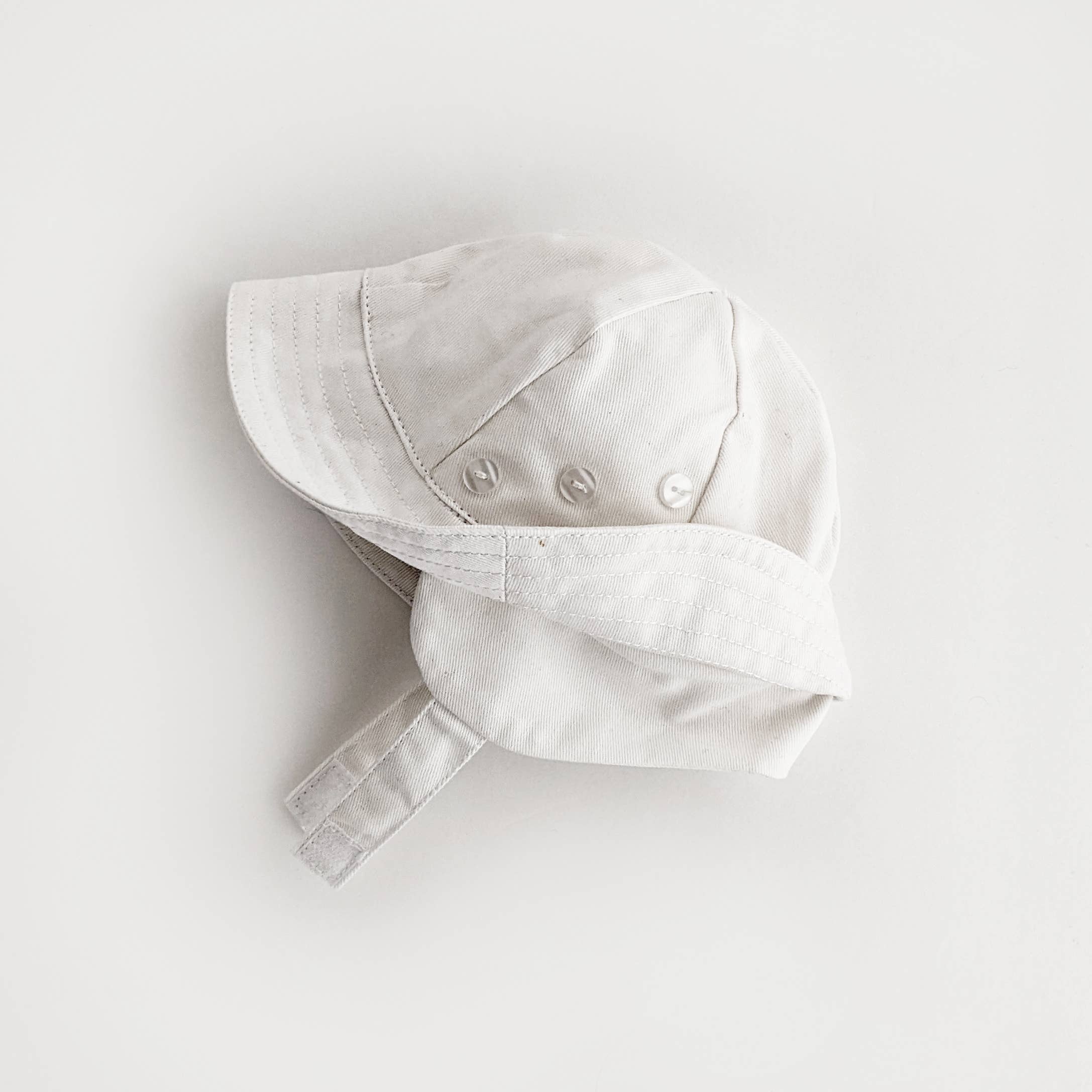Huggalugs Tyrolean White Hat with Chinstrap — UPF 50+