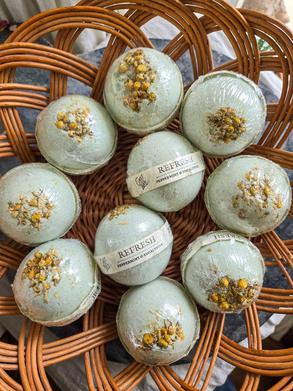 Gnat and Bee Refresh Natural Bath Bomb