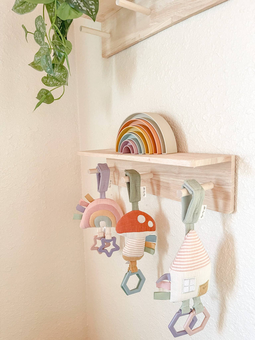 Itzy Ritzy Bitzy Bespoke Ritzy Jingle Travel Toy