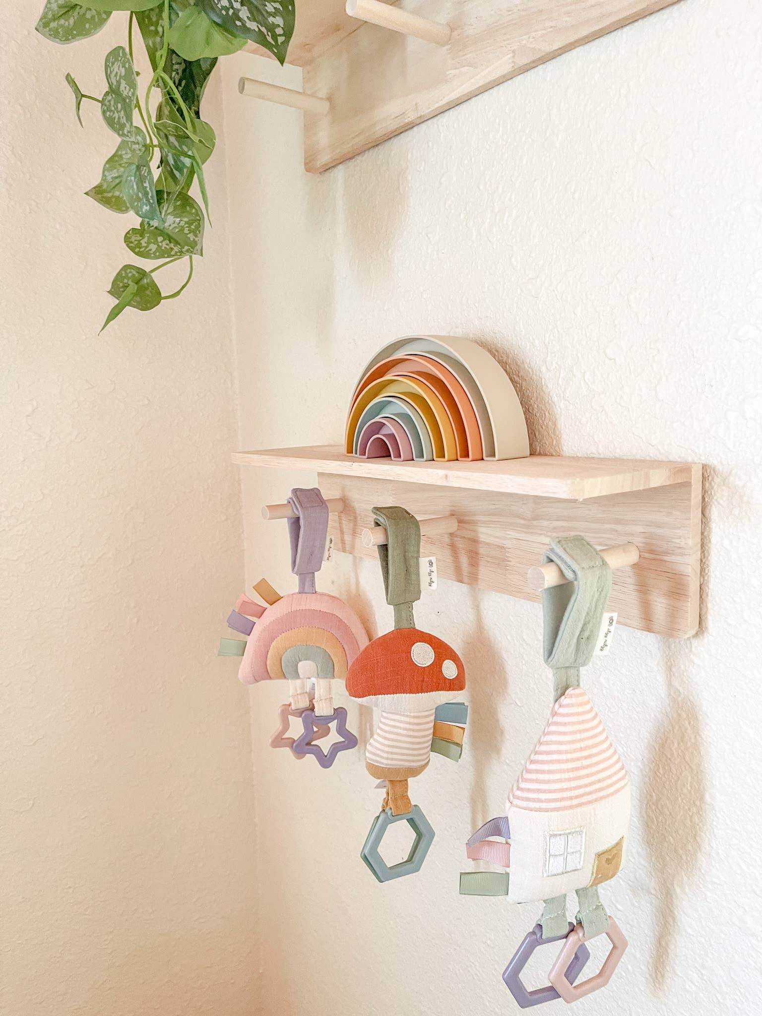 Itzy Ritzy Bitzy Bespoke Ritzy Jingle Travel Toy