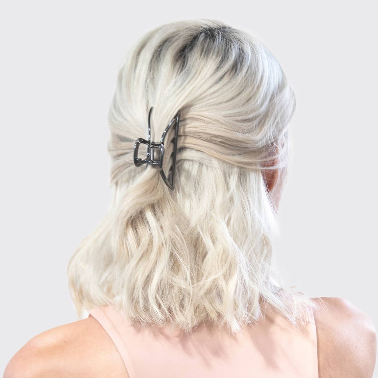 Kitsch Open Shape Claw Clip — Hematite