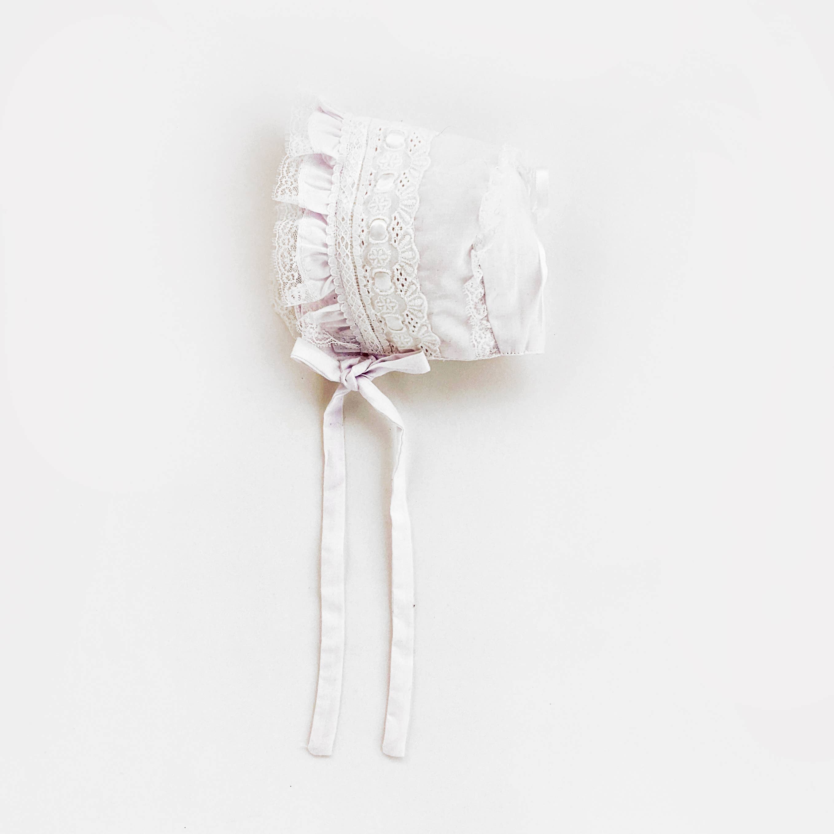 Huggalugs Girls White Ribbon Bonnet