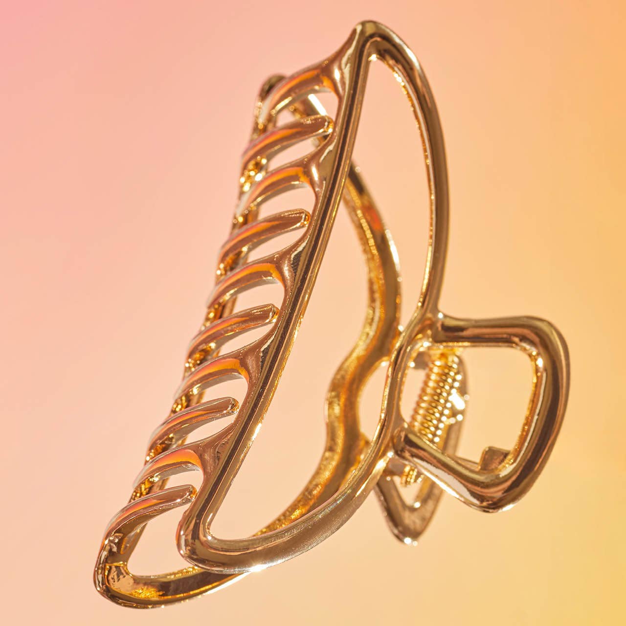 Kitsch Open Shape Claw Clip — Gold