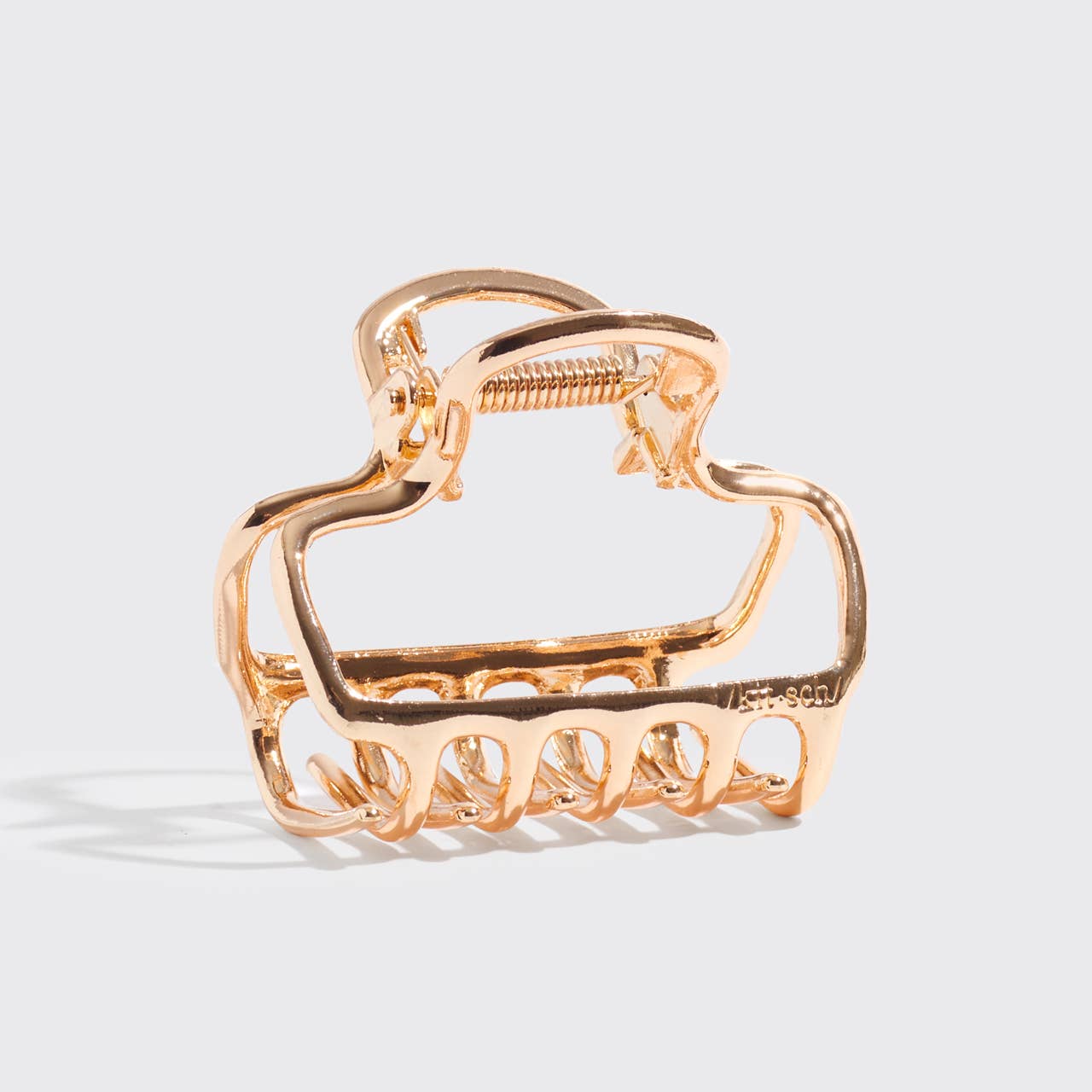 Kitsch Metal Medium Puffy Claw Clip — Gold